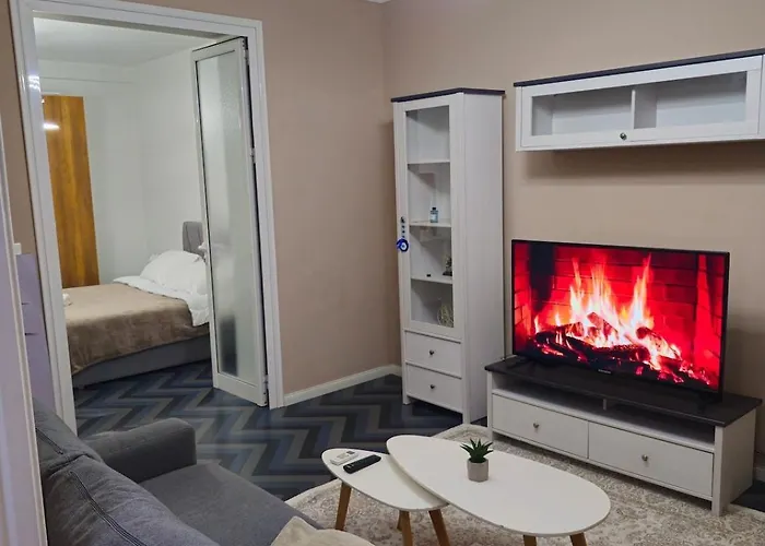 Cozy In The Center Of ティラナ