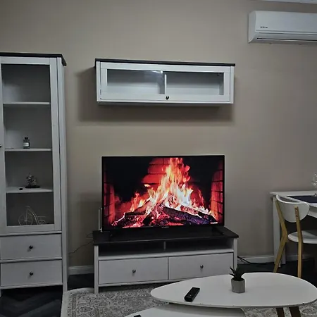 Cozy In The Center Of * Тирана