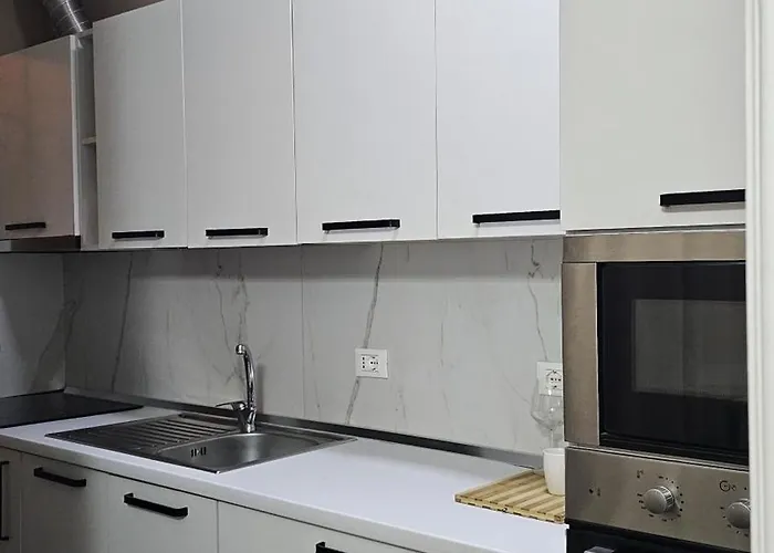 Cozy In The Center Of * Тирана